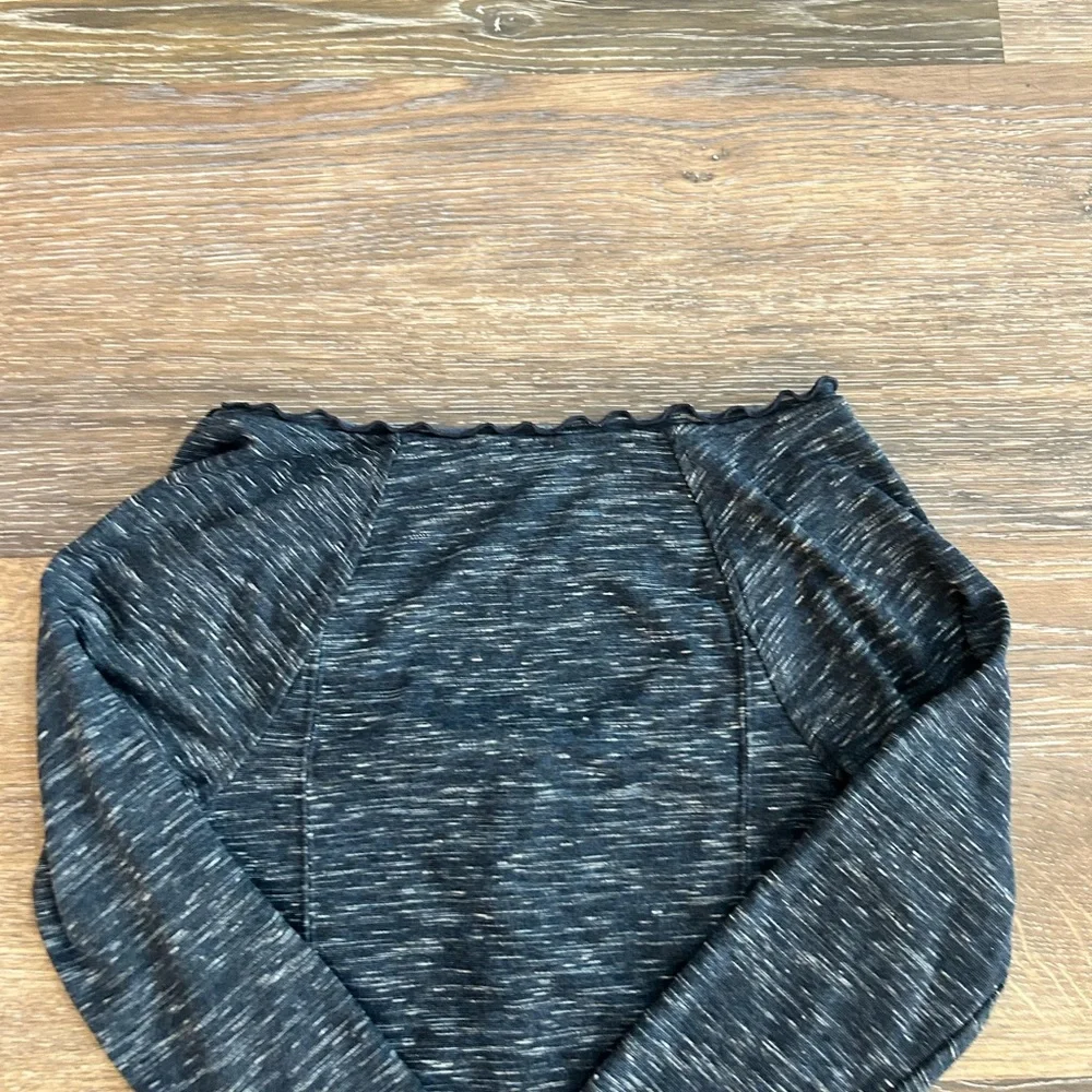 Free People Henley long sleeved top ribbed front and ruffle cuffs and collar XS